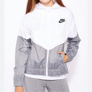 Nike Windrunner windbreaker with hood  white gray, black size medium